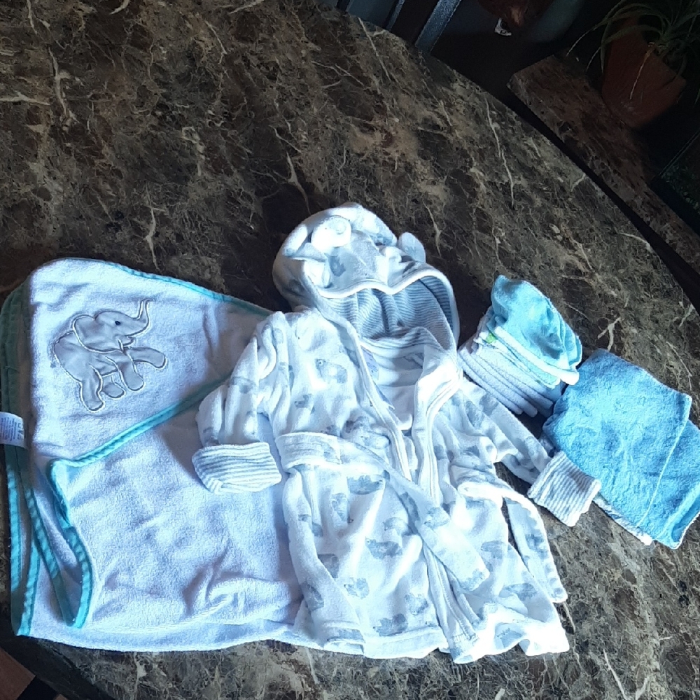 Baby Bath Lot With Robe